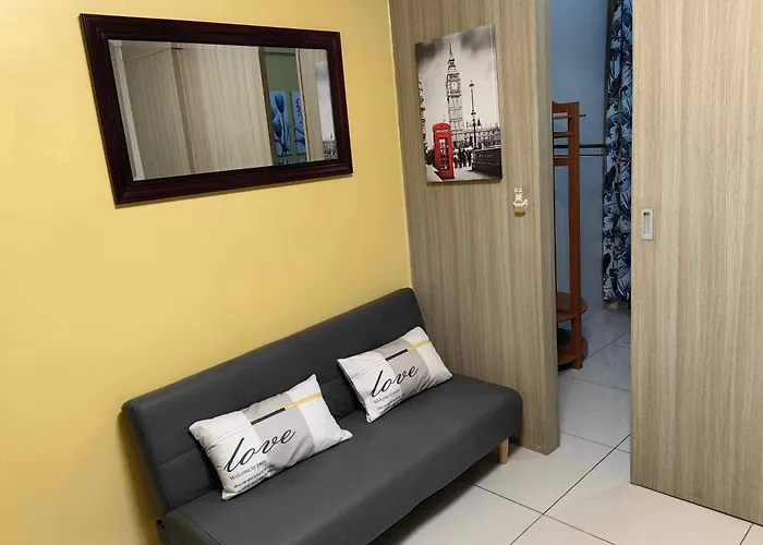 Near Moa, Naia, Picc, & Ccp That Is Comfy With A View!