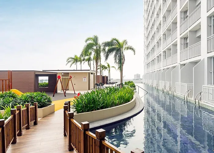 Apartment Near Moa, Naia, Picc, & Ccp That Is Comfy With A View! *
