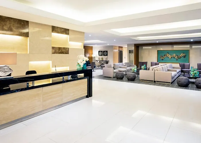 Near Moa, Naia, Picc, & Ccp That Is Comfy With A View! Manila