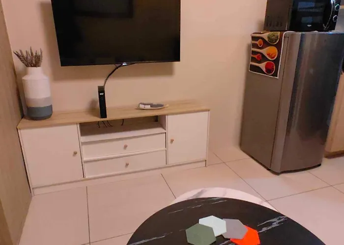 Apartment Near Moa, Naia, Picc, & Ccp That Is Comfy With A View! *