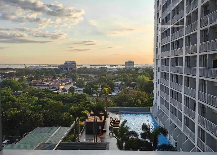 Near Moa, Naia, Picc, & Ccp That Is Comfy With A View! Apartment Manila
