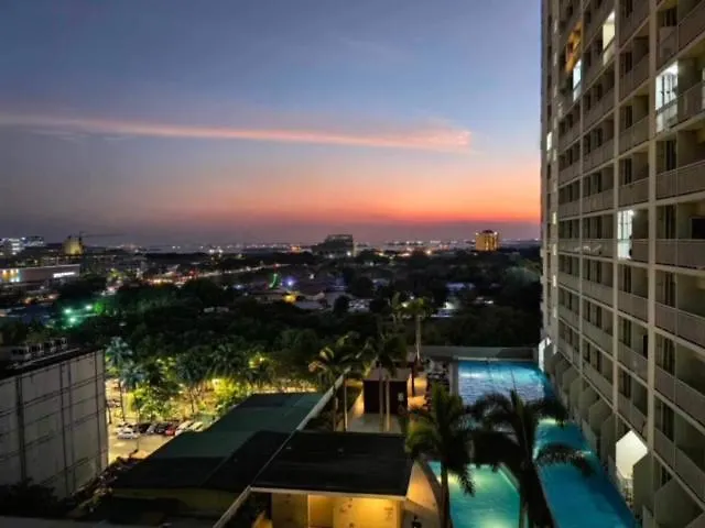 Near Moa, Naia, Picc, & Ccp That Is Comfy With A View! *