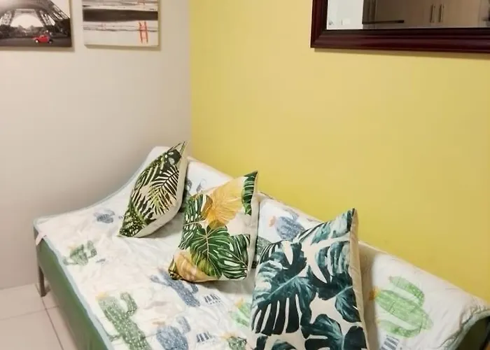 Apartment Near Moa, Naia, Picc, & Ccp That Is Comfy With A View! Manila