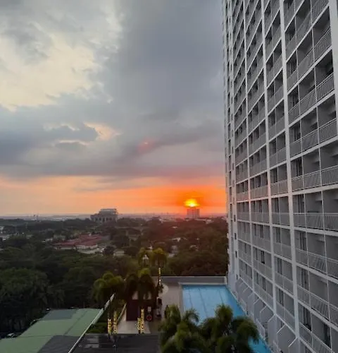 Apartment Near Moa, Naia, Picc, & Ccp That Is Comfy With A View! Manila